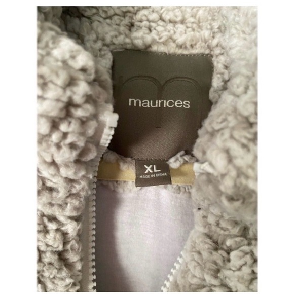 MAURICES Grey Soft Sherpa Fuzzy Vest - Picture 4 of 5